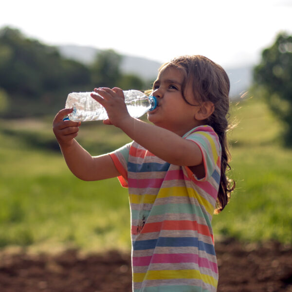 Mit Wasser versorgen